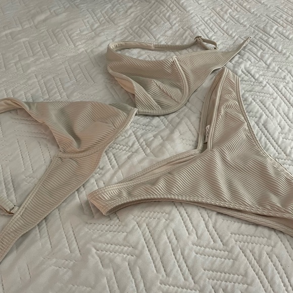 Hollister Ribbed Bikini Set | Cream - Picture 2 of 7